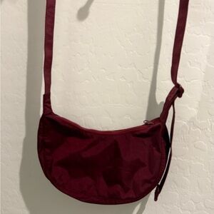 NWT Baggu Small Oxblood Crescent